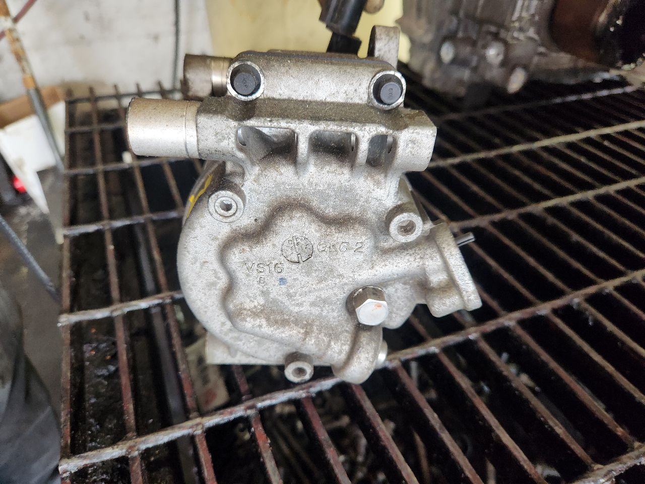 2010 HYUNDAI ELANTRA AC COMPRESSOR - 491211 — photo 4