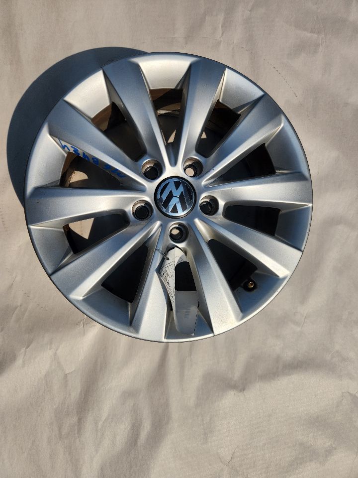 2015 VOLKSWAGEN PASSAT WHEEL - 491343 — photo 1