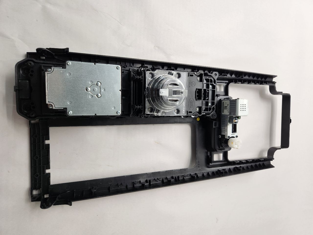 2019 LAND ROVER RANGE ROVER Console, Front - 491475 — photo 2