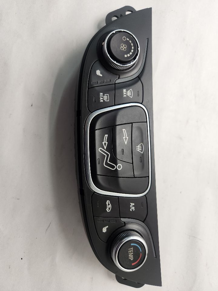 2018 CHEVROLET MALIBU TEMP CONTROL - 491513 — photo 1