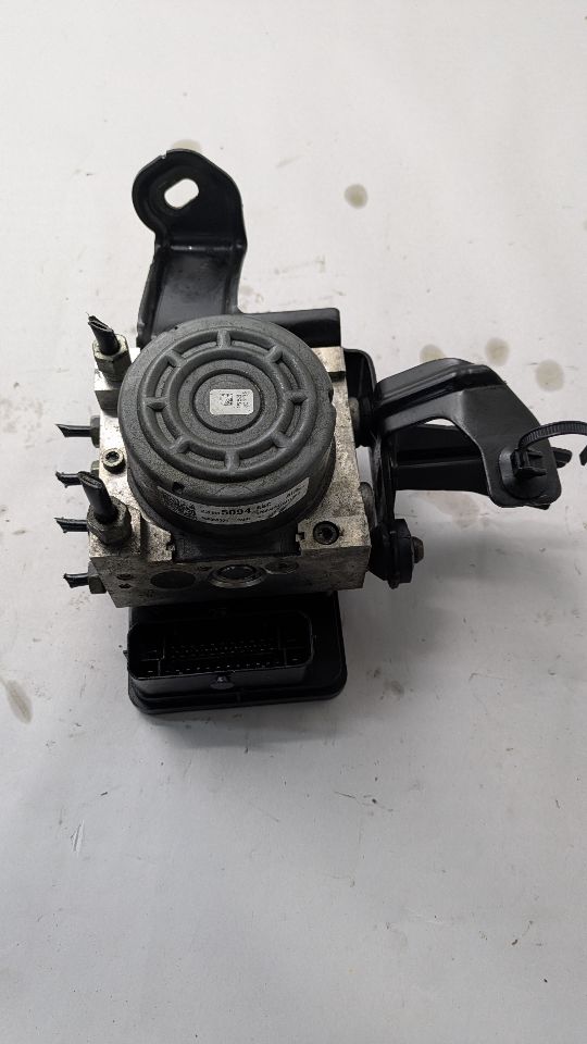 2013 CADILLAC XTS Anti-lock Brake Pts - 491519