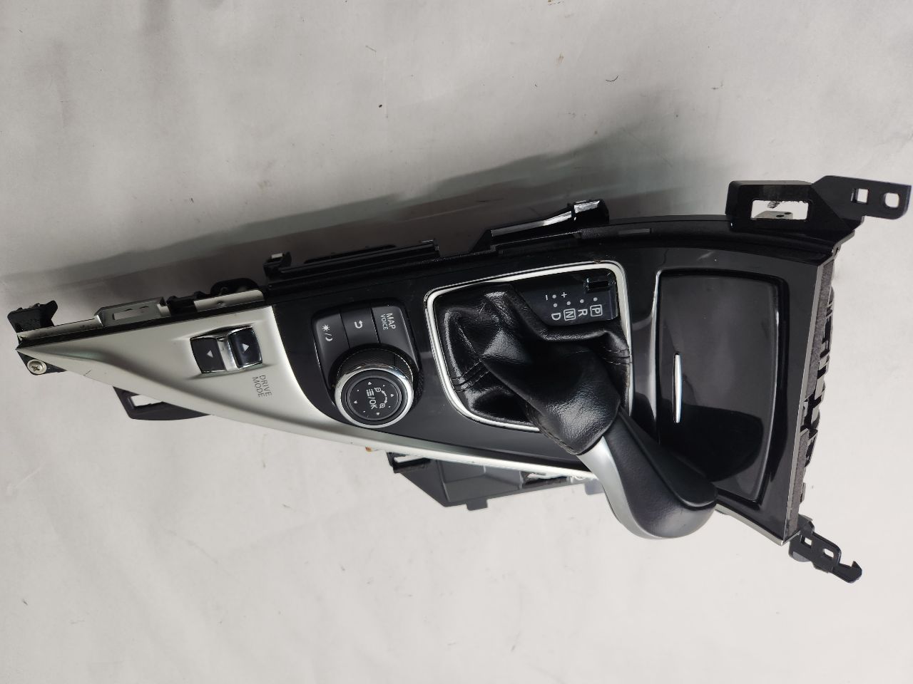 2010 NISSAN ARMADA 8cyl Gasoline 5.6 Console, Front - 491543