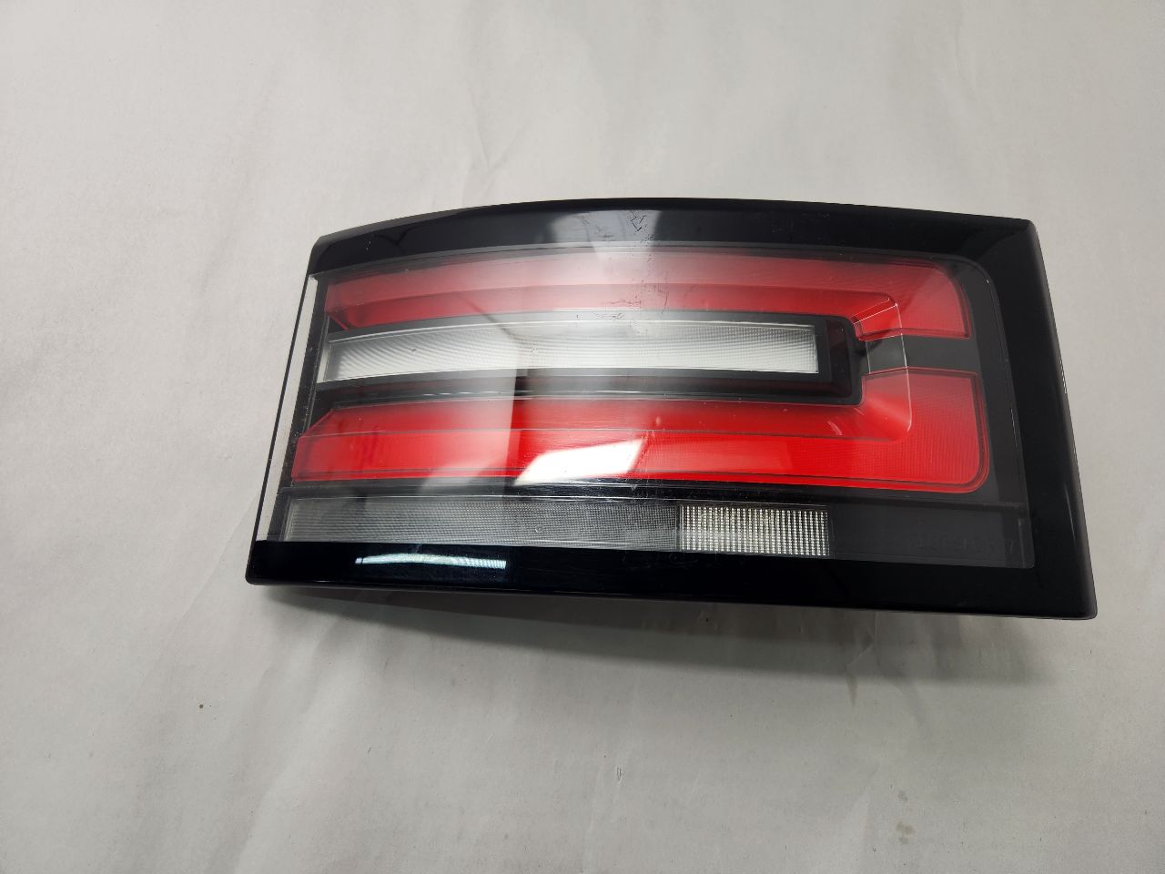 2019 LAND ROVER RANGE ROVER Left TAIL LAMP - 491546 — photo 1