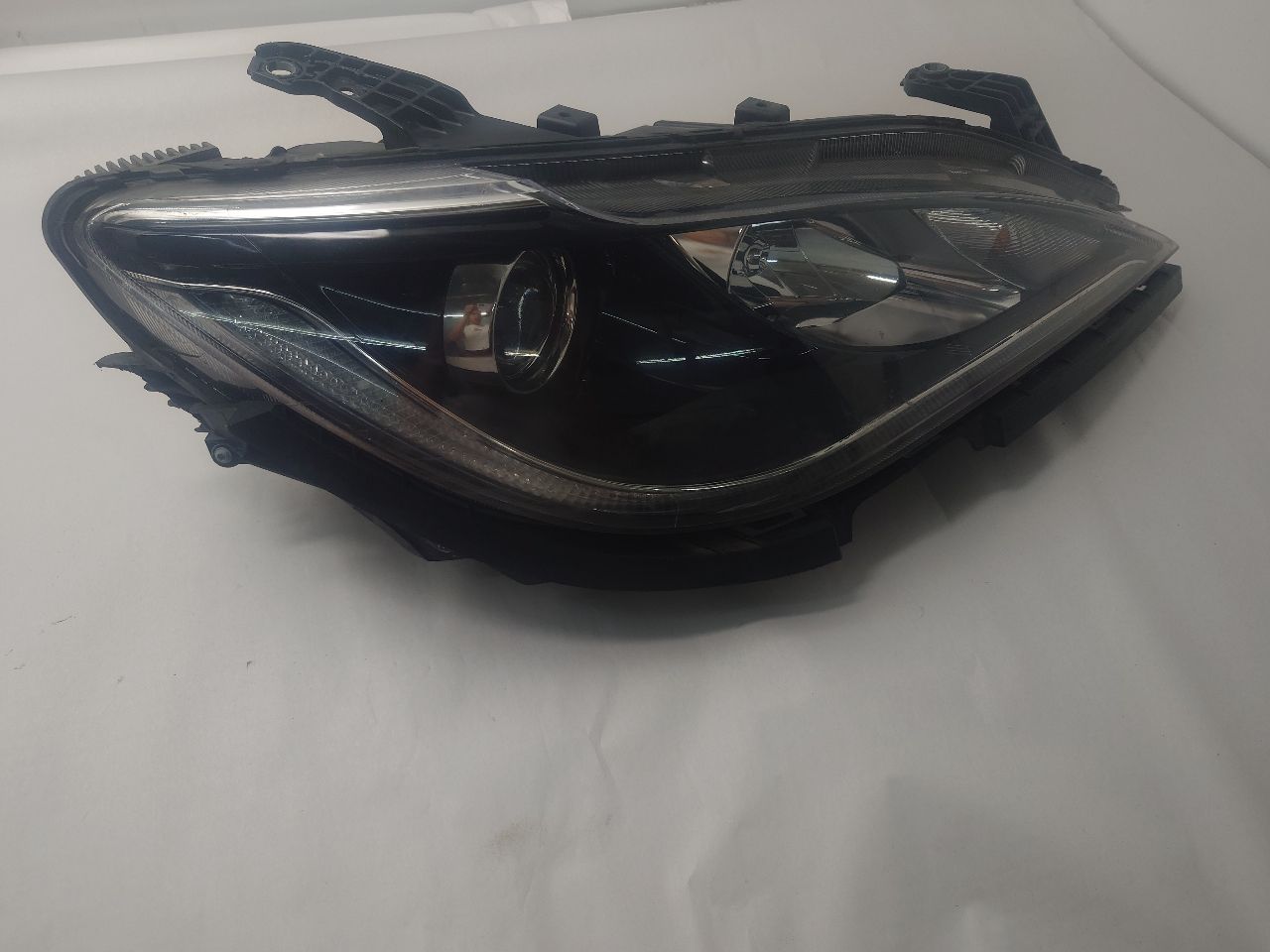 2017 CHRYSLER PACIFICA Right HEADLAMP ASSEMBLY - 491550