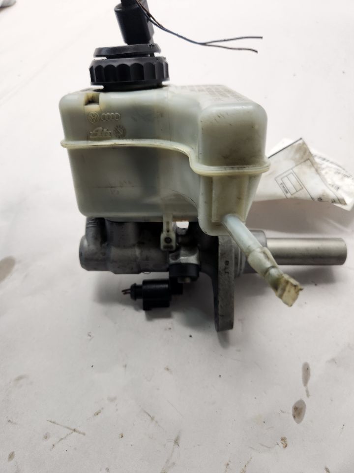 2015 VOLKSWAGEN CC BRAKE MASTER CYL - 491606 — photo 4