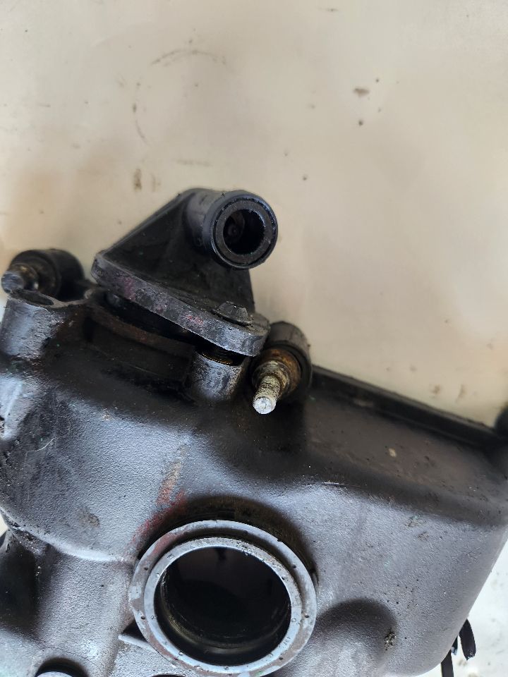 2014 CHRYSLER 200 VALVE COVER - 491710 — photo 2