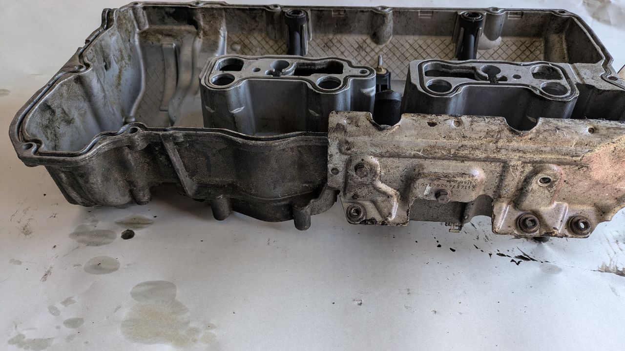 2014 BMW M5 VALVE COVER - 491715 — photo 2