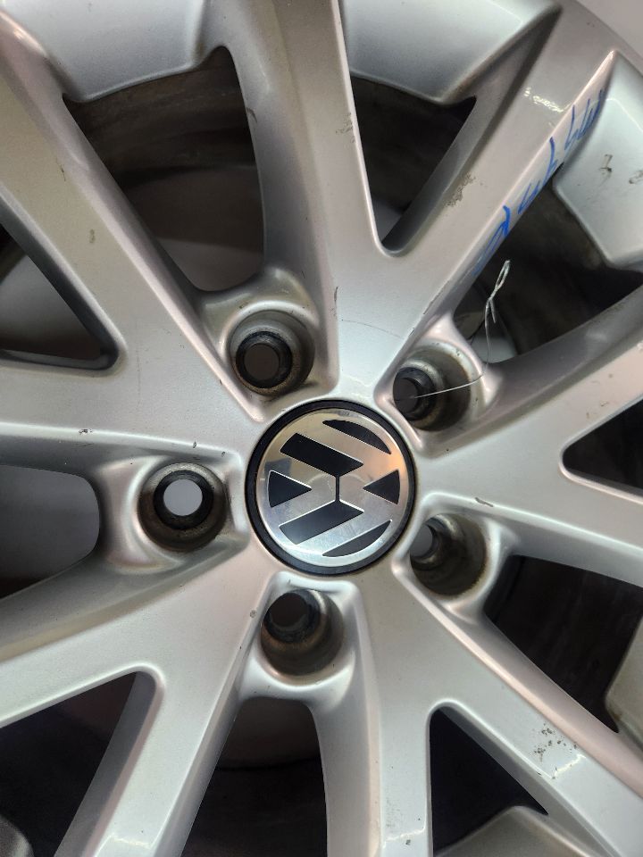 2014 VOLKSWAGEN JETTA WHEEL - 492367 — photo 2