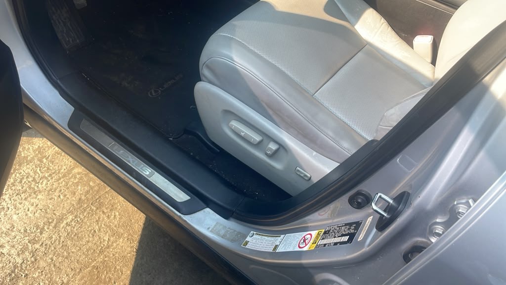 2010 LEXUS RX450H 6cyl Hybrid 3.5 liter Left FENDER - 492392 — photo 3