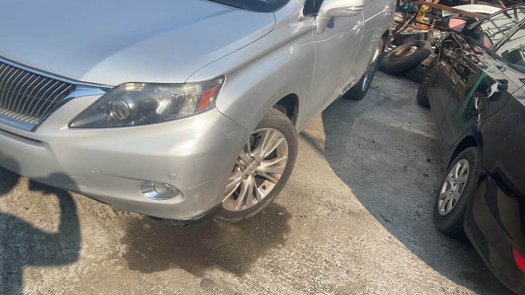 2010 LEXUS RX450H 6cyl Hybrid 3.5 liter Left FENDER - 492392 — photo 4