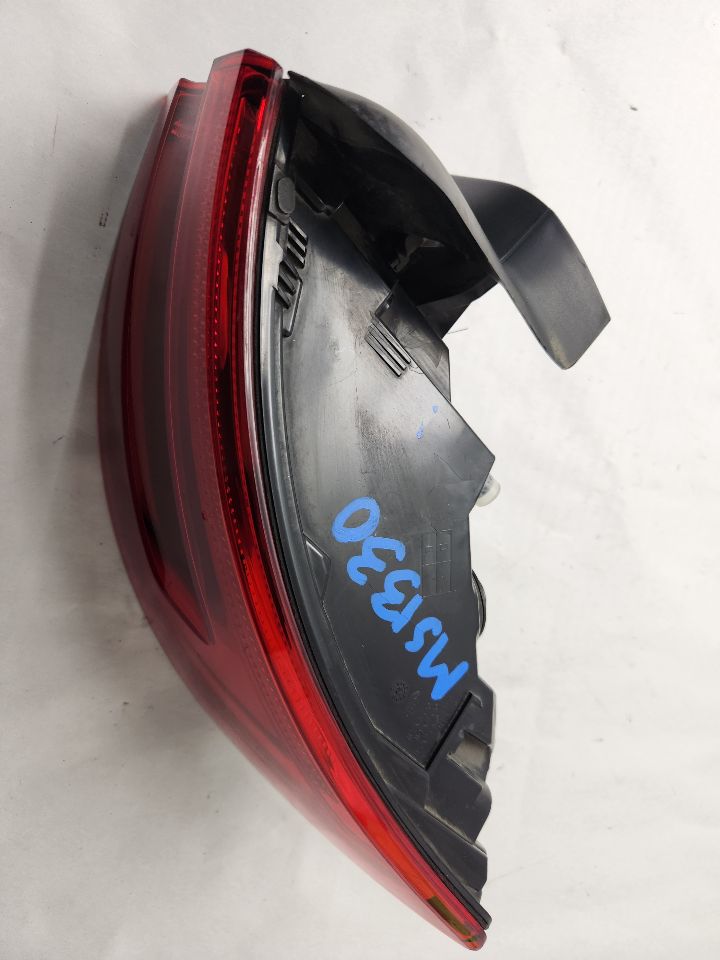 2017 AUDI A4 Left TAIL LAMP - 492540 — photo 2