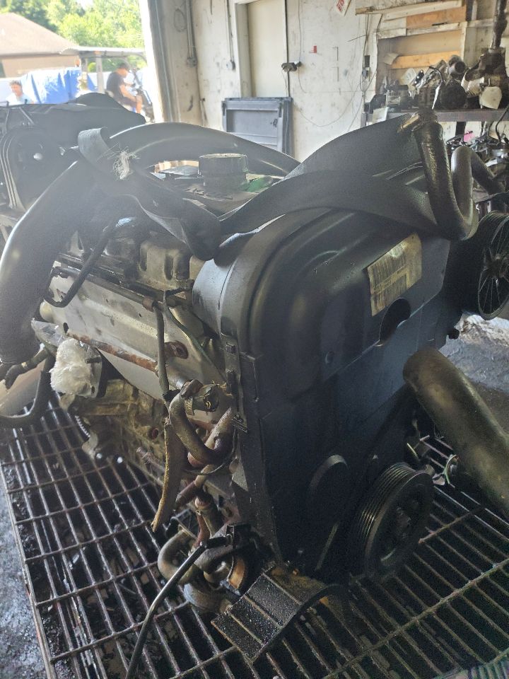 2001 VOLVO 60 SERIES ENGINE ASSEMBLY - 492831 — photo 3