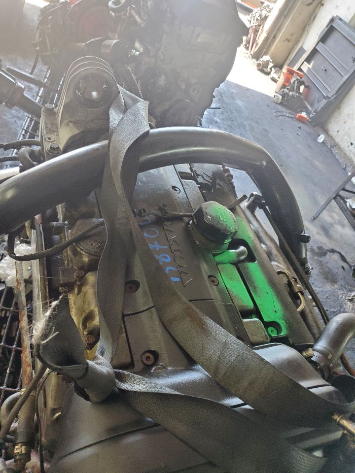 2001 VOLVO 60 SERIES ENGINE ASSEMBLY - 492831 — photo 4