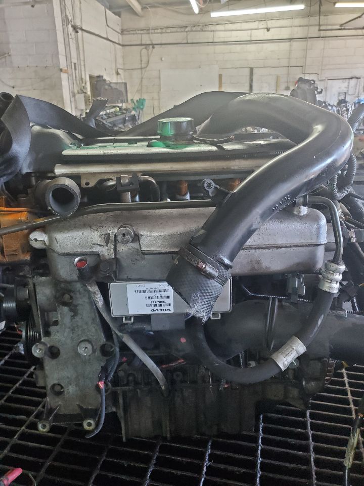 2001 VOLVO 60 SERIES ENGINE ASSEMBLY - 492831 — photo 5