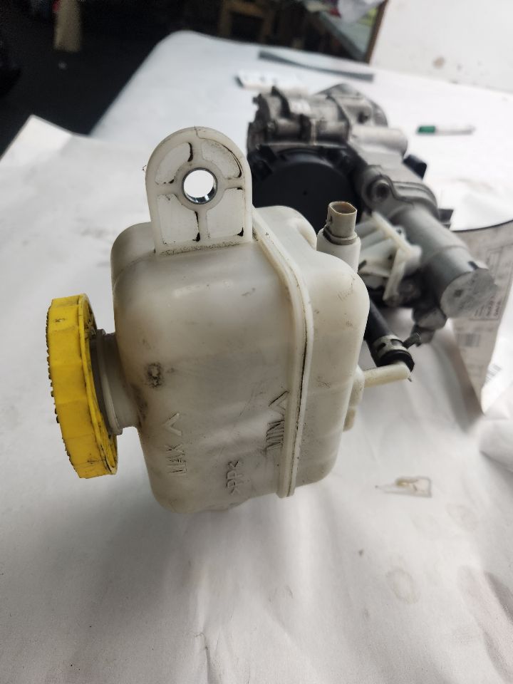 2017 CHRYSLER PACIFICA BRAKE MASTER CYL - 492856 — photo 4