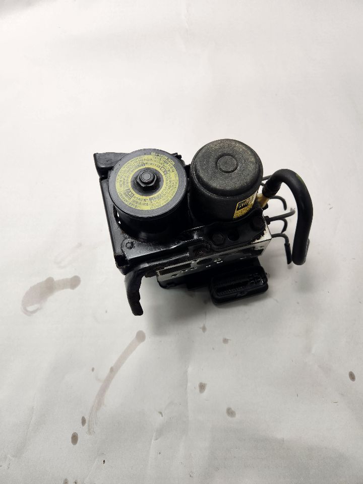 2010 TOYOTA CAMRY 4cyl Hybrid 2.4 Anti-lock Brake Pts - 493168