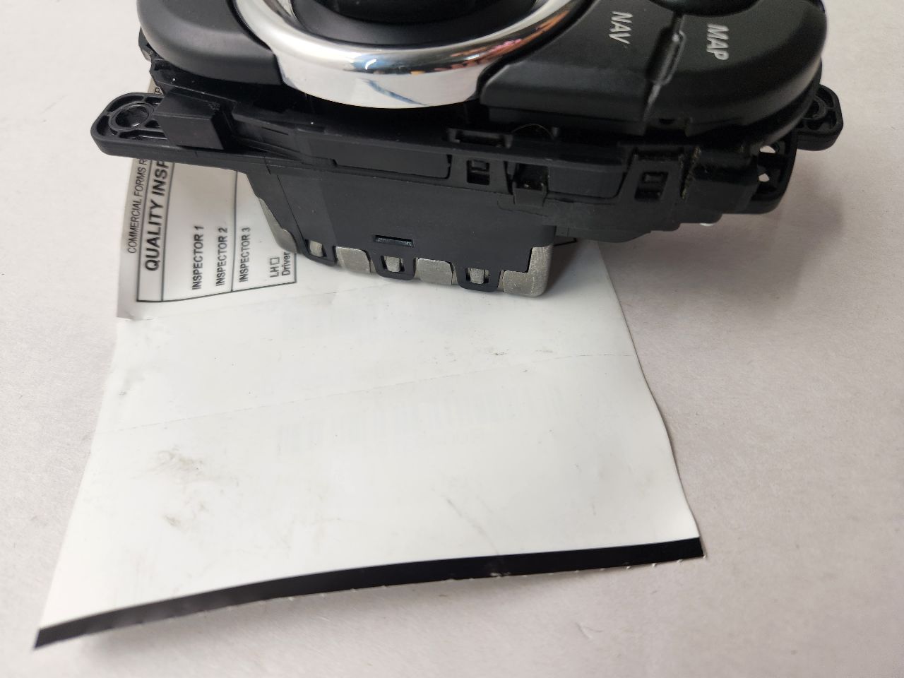 2022 MINI COOPER COOPER 1.5L 3cyl Gasoline Console, Front - 493194 — photo 2