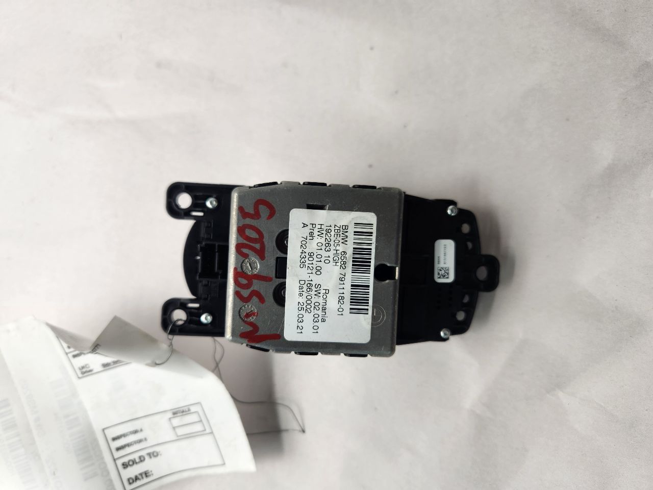 2022 MINI COOPER COOPER 1.5L 3cyl Gasoline Console, Front - 493194 — photo 4