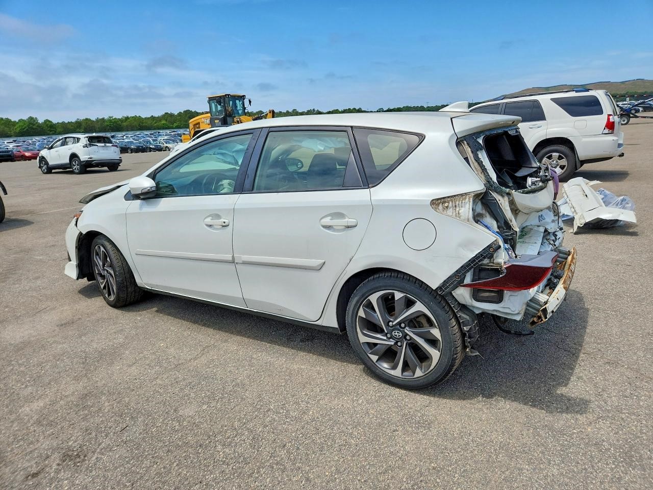 2016 SCION IM Left DOOR ASSEMBLY, FR - 493518 — photo 2