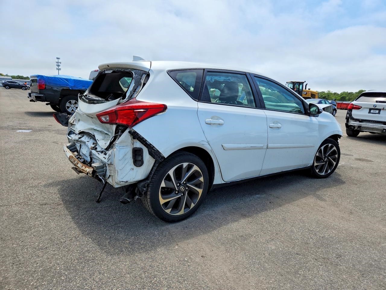 2016 SCION IM Left DOOR ASSEMBLY, FR - 493518 — photo 3