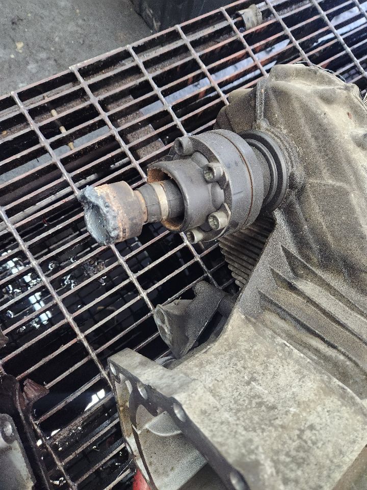 2005 PORSCHE CAYENNE TRANSFER CASE ASSY - 493609 — photo 4