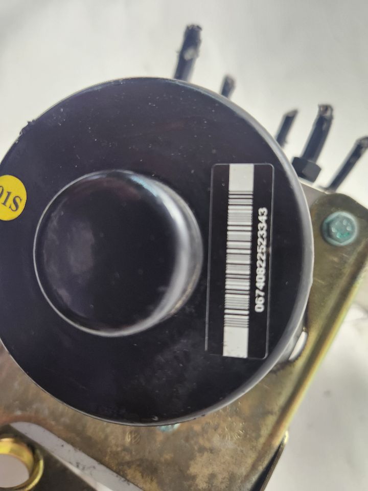 2005 PORSCHE CAYENNE Anti-lock Brake Pts - 493614 — photo 2