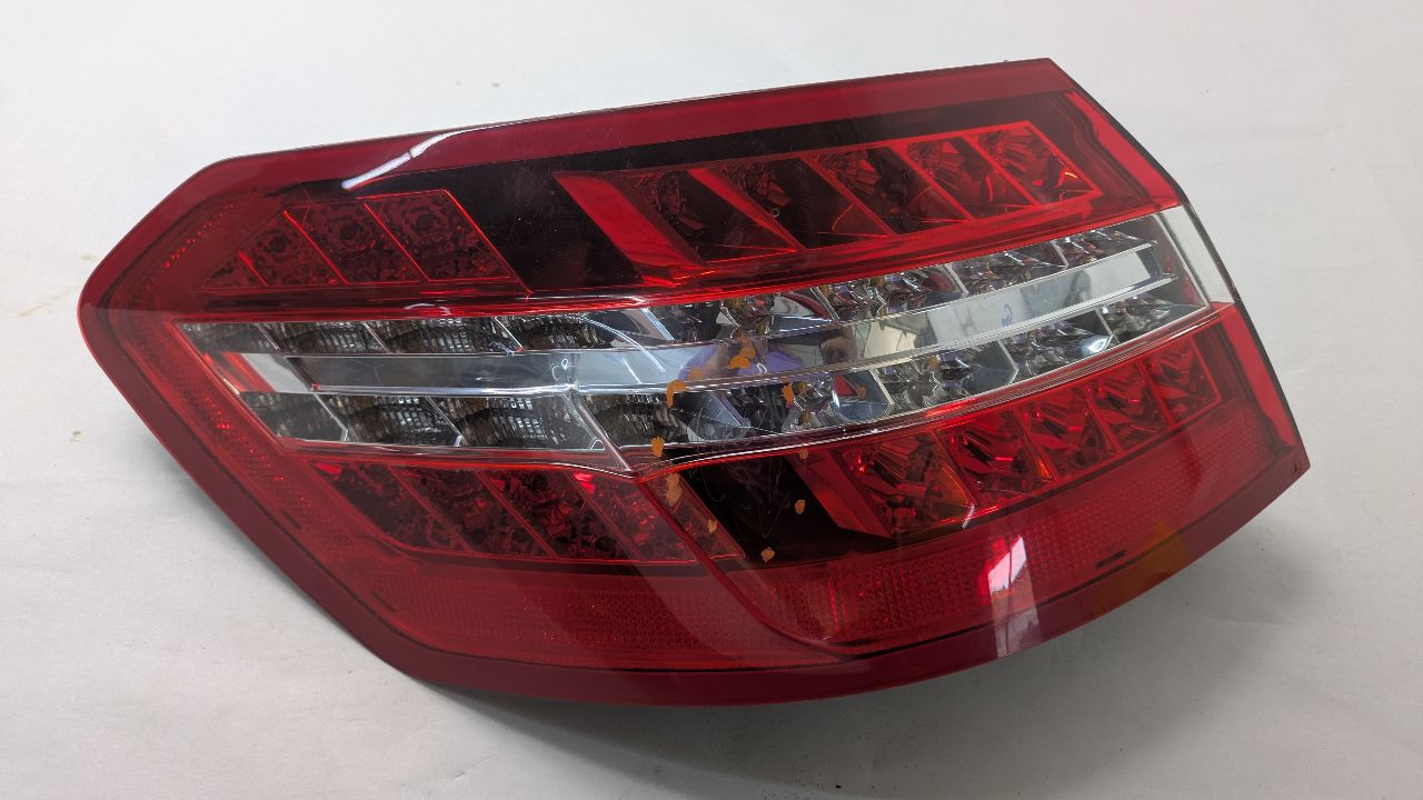 2011 MERCEDES-BENZ E-CLASS Left TAIL LAMP - 493837