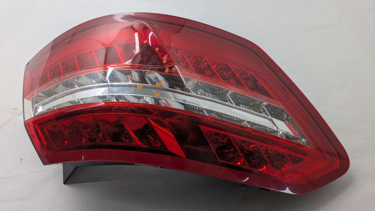2011 MERCEDES-BENZ E-CLASS Left TAIL LAMP - 493837 — photo 2