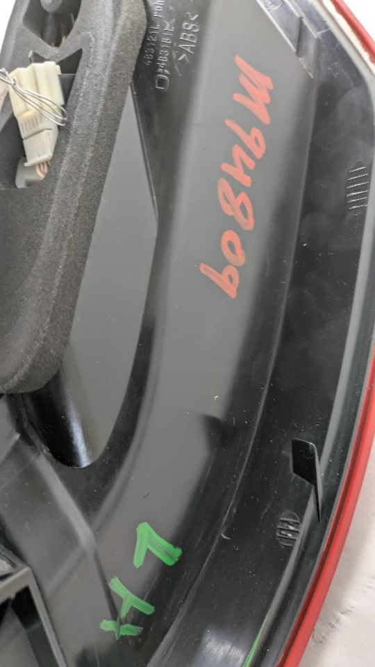 2011 MERCEDES-BENZ E-CLASS Left TAIL LAMP - 493837 — photo 5