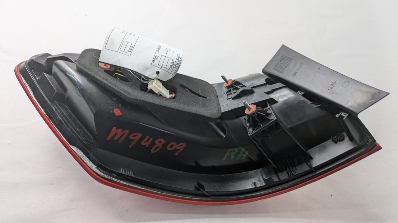 2011 MERCEDES-BENZ E-CLASS Right TAIL LAMP - 493838 — photo 3