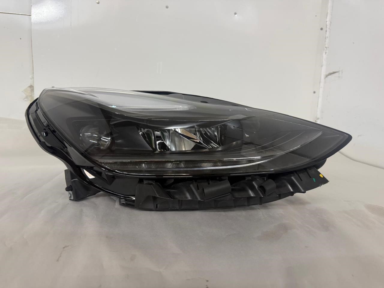2022 TESLA TESLA 3 HEADLAMP ASSEMBLY - 495796 — photo 4