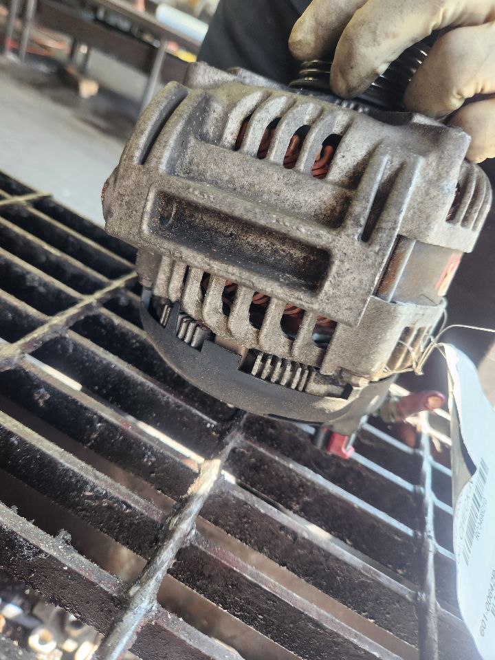 2013 DODGE DURANGO ALTERNATOR - 496210 — photo 3