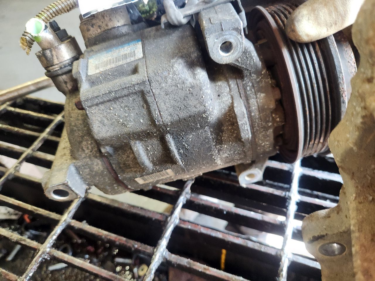 2013 DODGE DURANGO AC COMPRESSOR - 496212 — photo 3