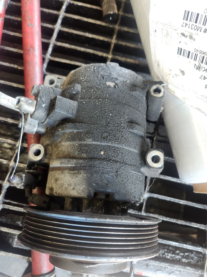 2008 TOYOTA MATRIX AC COMPRESSOR - 496640