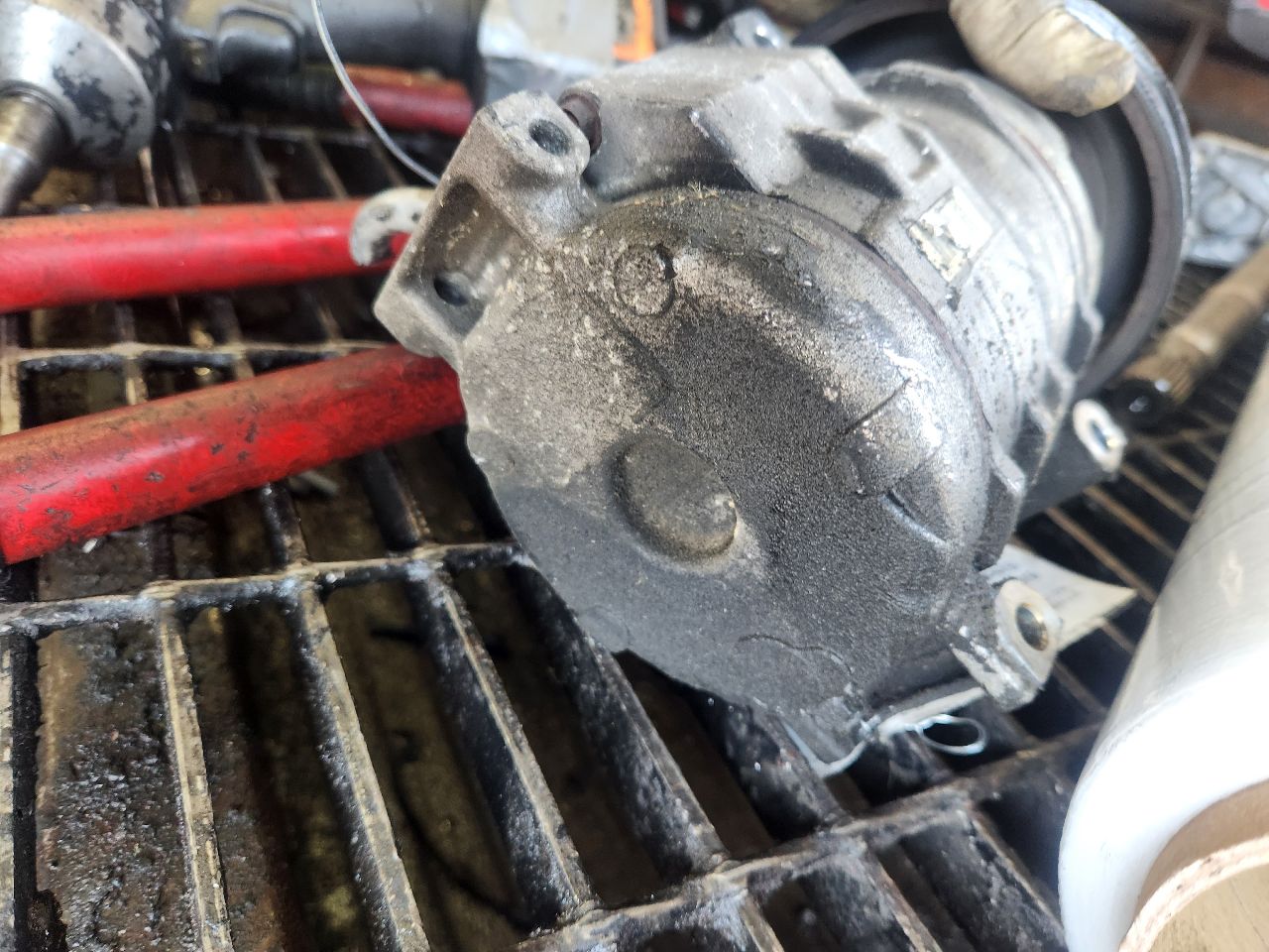 2008 TOYOTA MATRIX AC COMPRESSOR - 496640 — photo 4