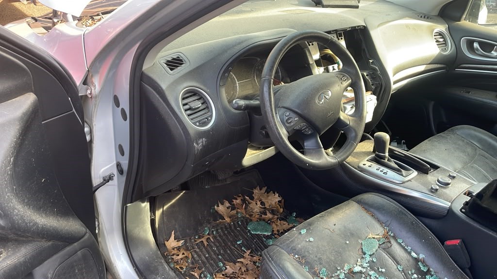 2013 INFINITI JX35 BUMPER ASSY, FRONT - 497425 — photo 3