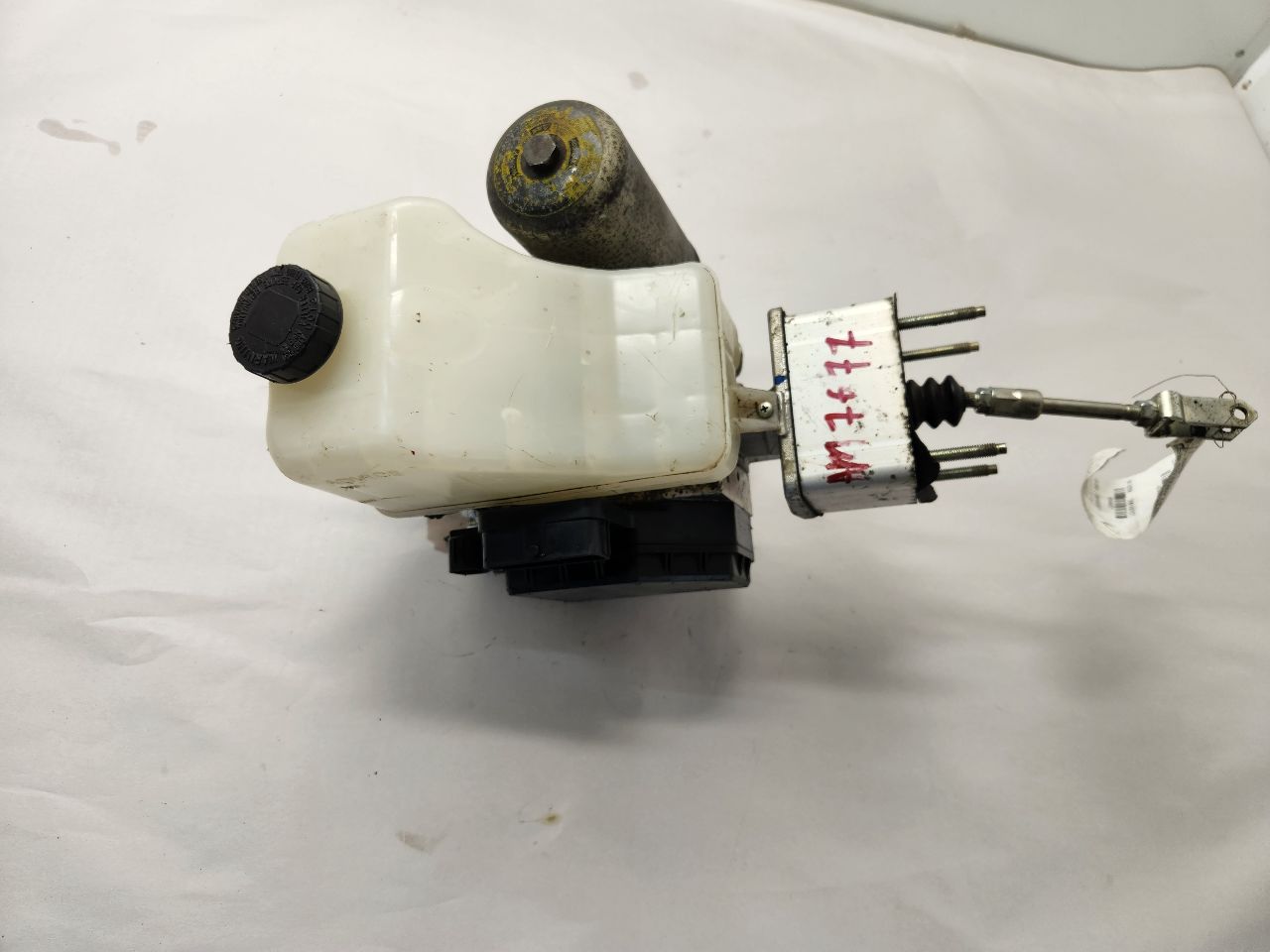 2015 NISSAN NV 2500 8cyl Gasoline 5.6 BRAKE MASTER CYL - 498037