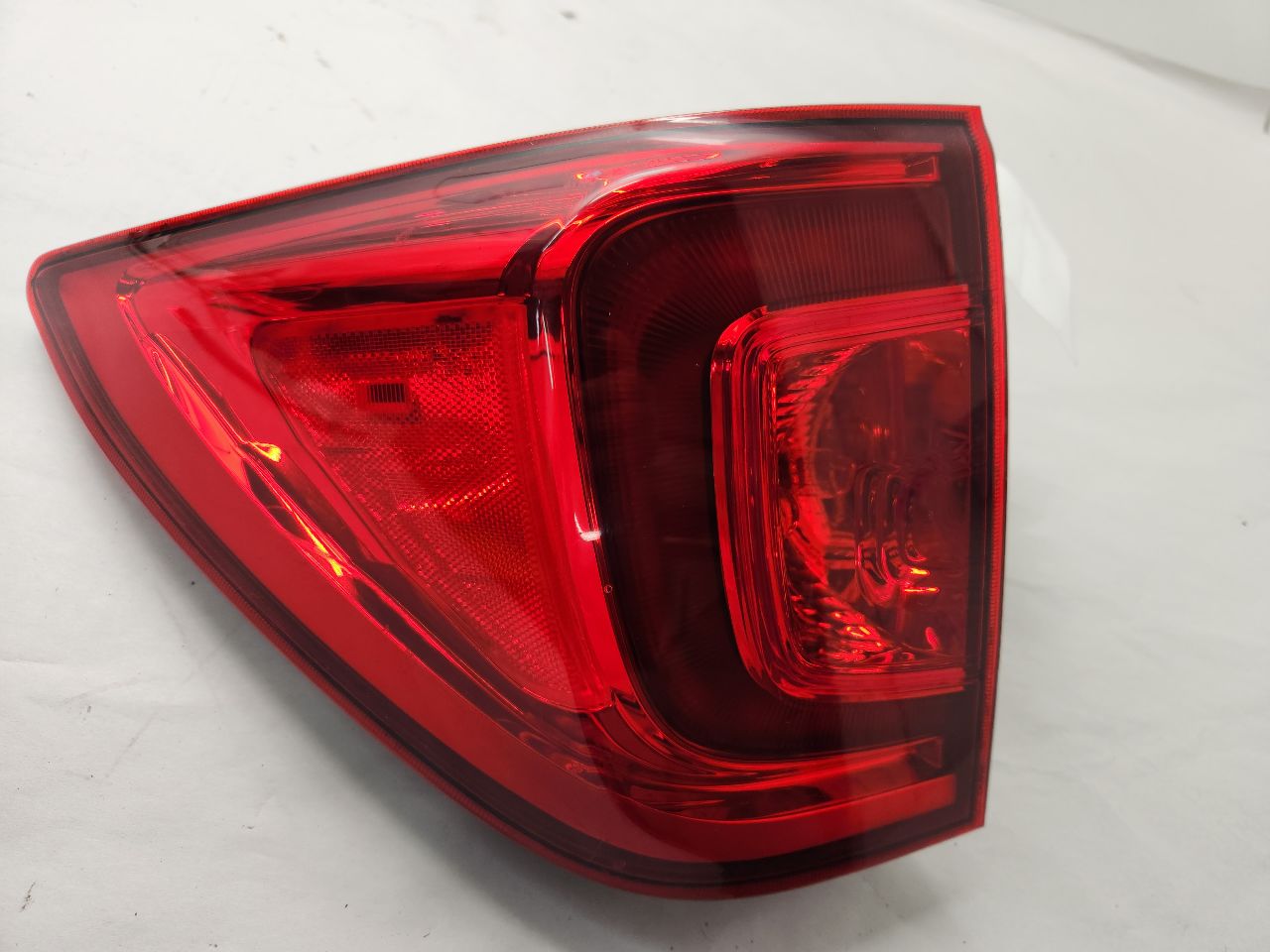 2016 HONDA PILOT 6cyl Gasoline 3.5 Left TAIL LAMP - 498526 — photo 1
