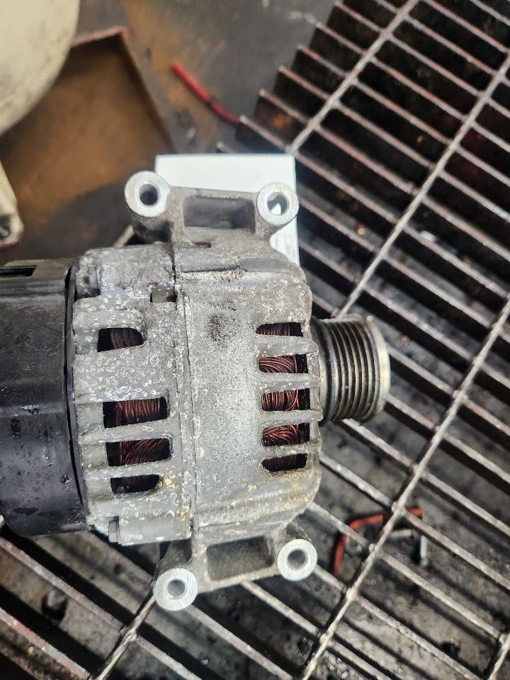 2017 VOLKSWAGEN JETTA ALTERNATOR - 498728 — photo 1