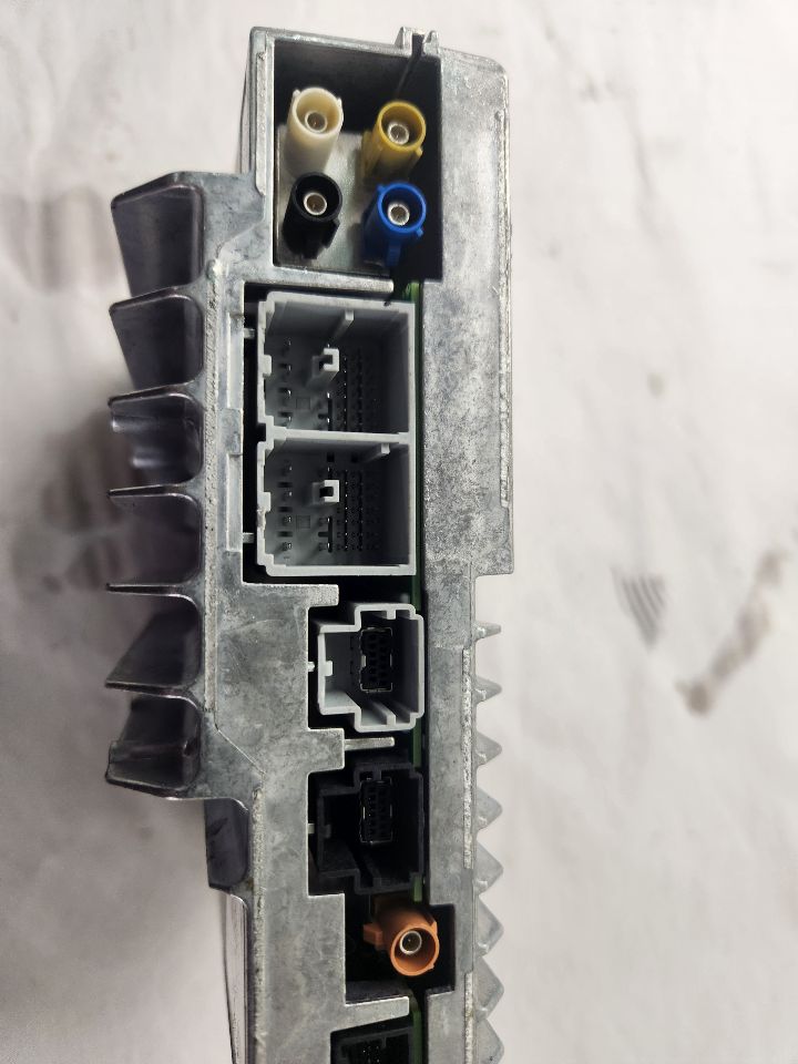 2022 GMC CANYON Radio Audio - 498917 — photo 4