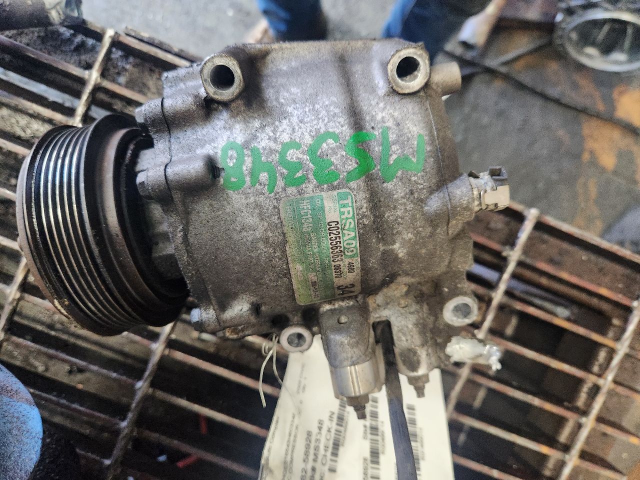 2003 HONDA CIVIC AC COMPRESSOR - 499014 — photo 4