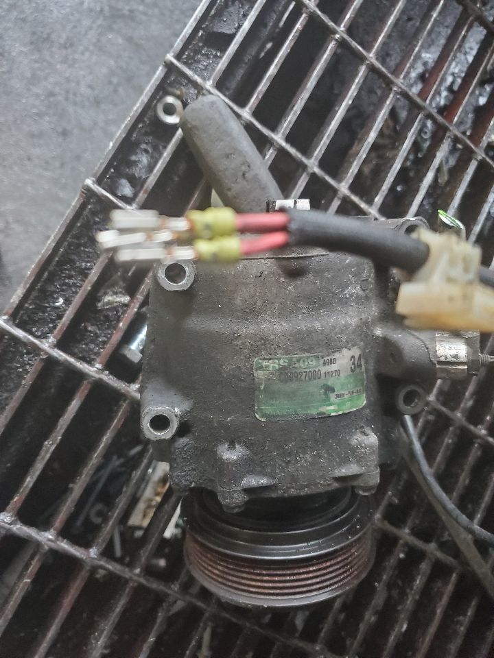 2003 HONDA CIVIC AC COMPRESSOR - 499295 — photo 2