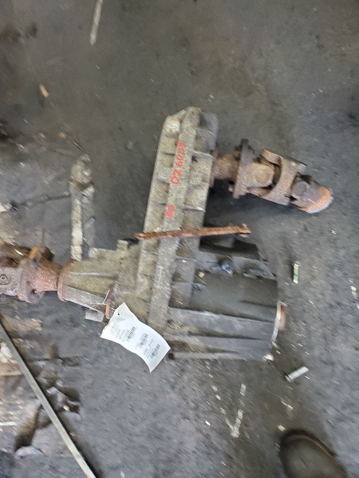 2010 FORD F350SD PICKUP 8cyl Diesel Turbo 6.4 TRANSFER CASE ASSY - 499305 — photo 1