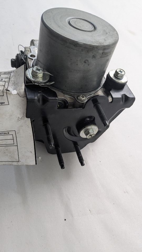 2021 INFINITI Q50 Anti-lock Brake Pts - 499700 — photo 2
