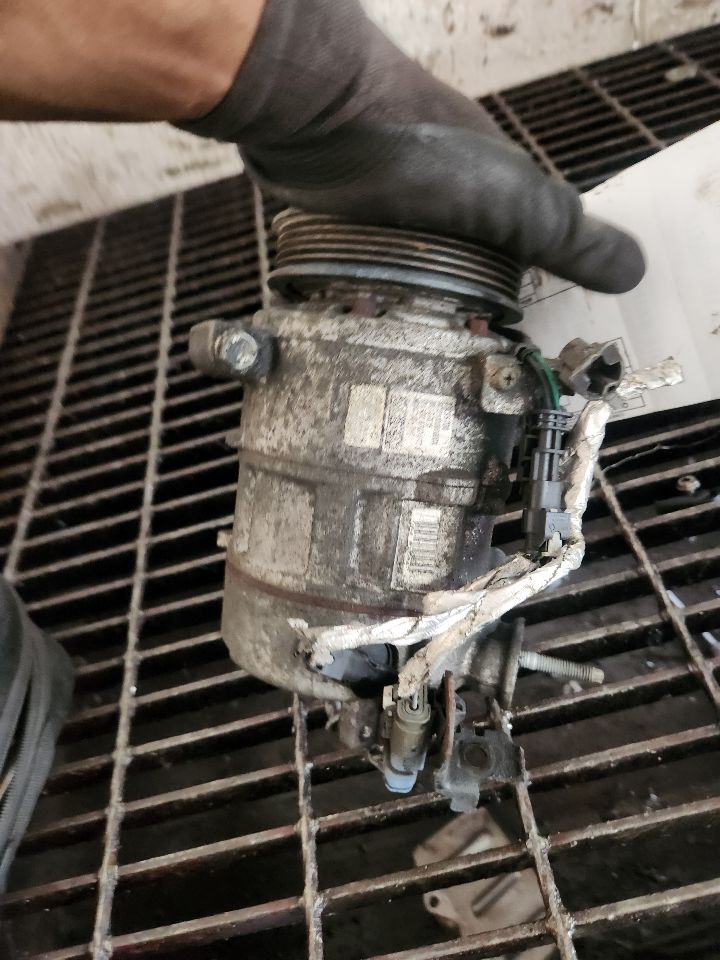 2018 CHEVROLET MALIBU AC COMPRESSOR - 499995 — photo 4