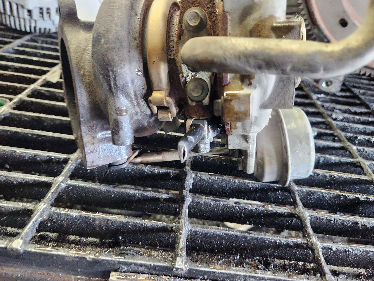 2015 FORD TAURUS Left Turbo-Supercharger - 500450 — photo 4