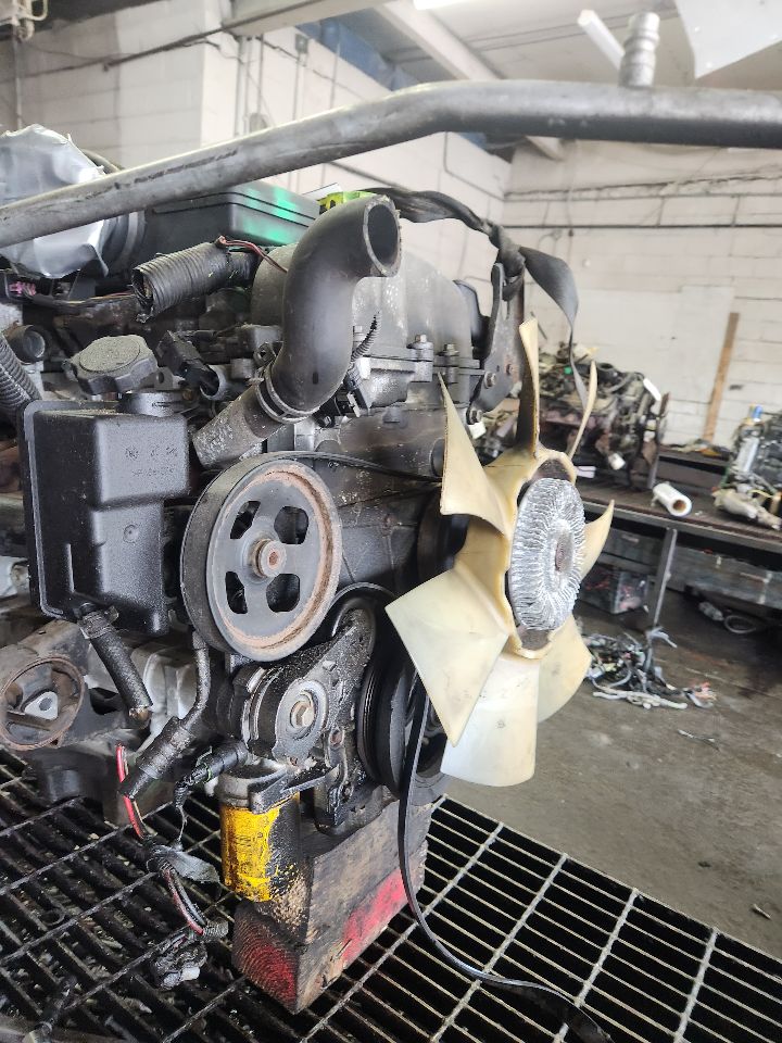 2009 AMERICAN MOTORS HUMMER H3 5cyl gasoline 3.7 ENGINE ASSEMBLY - 501247 — photo 2