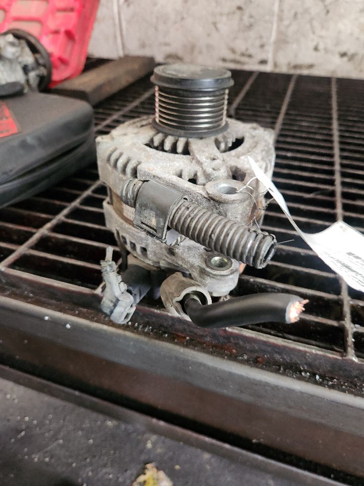 2013 TOYOTA SIENNA ALTERNATOR - 501308 — photo 5