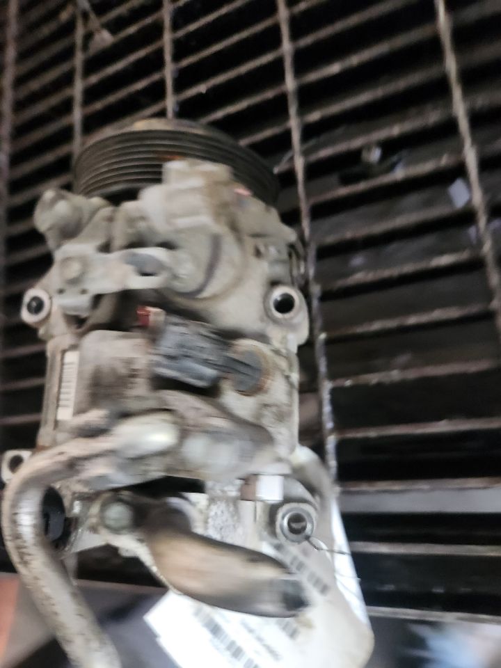 2013 TOYOTA SIENNA AC COMPRESSOR - 501310