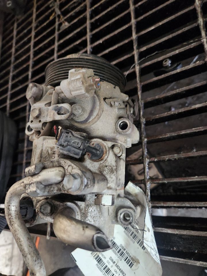 2013 TOYOTA SIENNA AC COMPRESSOR - 501310 — photo 2